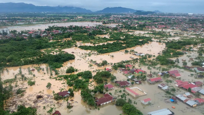 Indonesia flood death toll crosses 1,000 as rescue, recovery efforts continue
